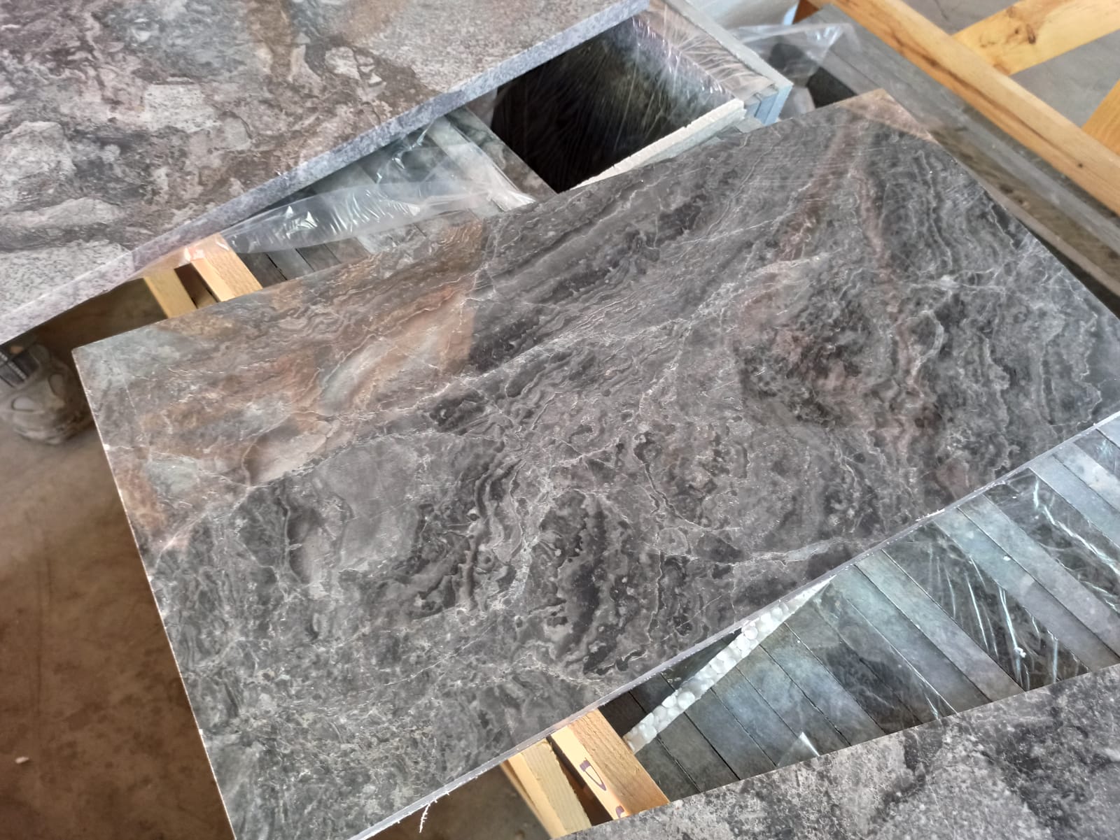 серый мрамор